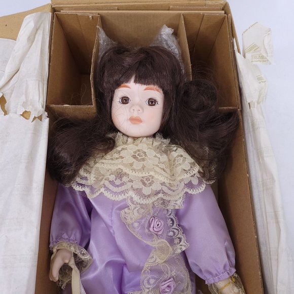 The Ashton-Drake Galleries Porcelain Doll IN BOX Brinns 1989 Collectible Edition - Picture 9 of 12